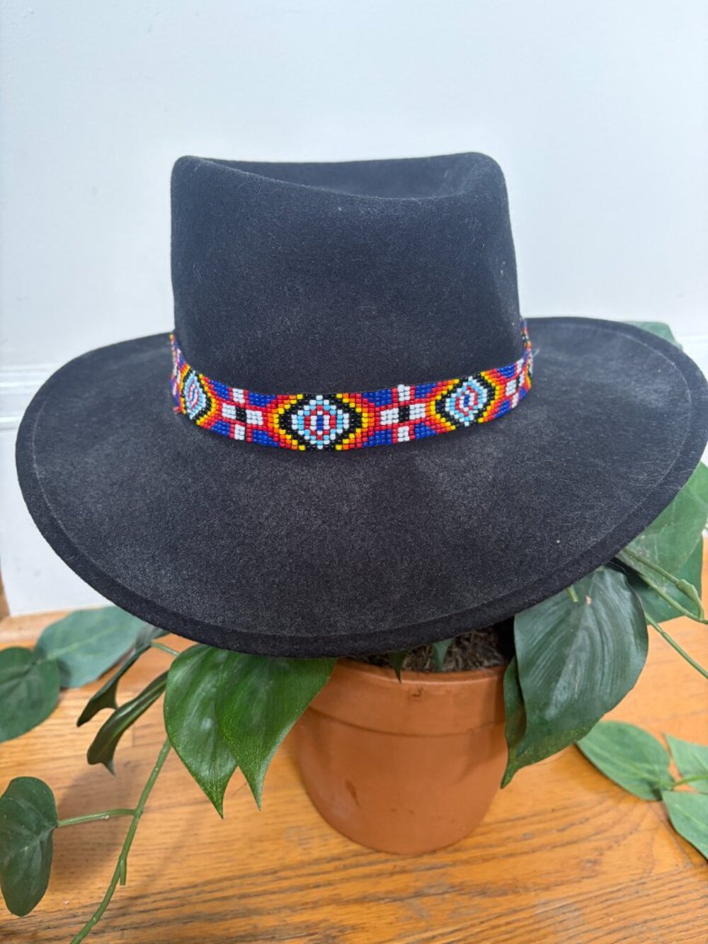 MinneTonka Wool Felt Hat Size Large Beaded Geometric Hat Band Black - Picture 2 of 9